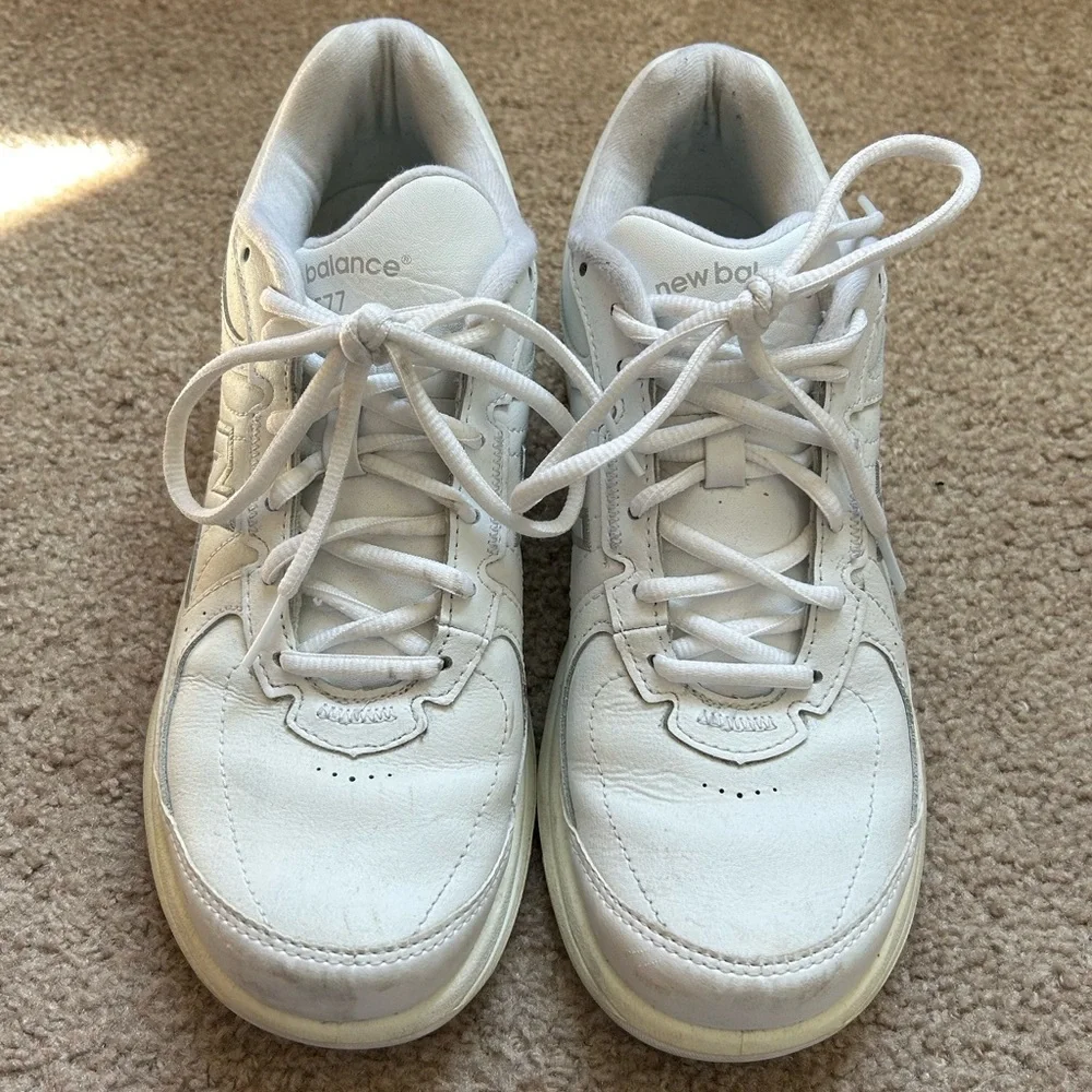 Women’s New Balance 577 Walking Shoes Size 9